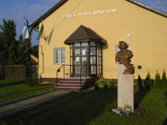 Ember Mária mellszobor